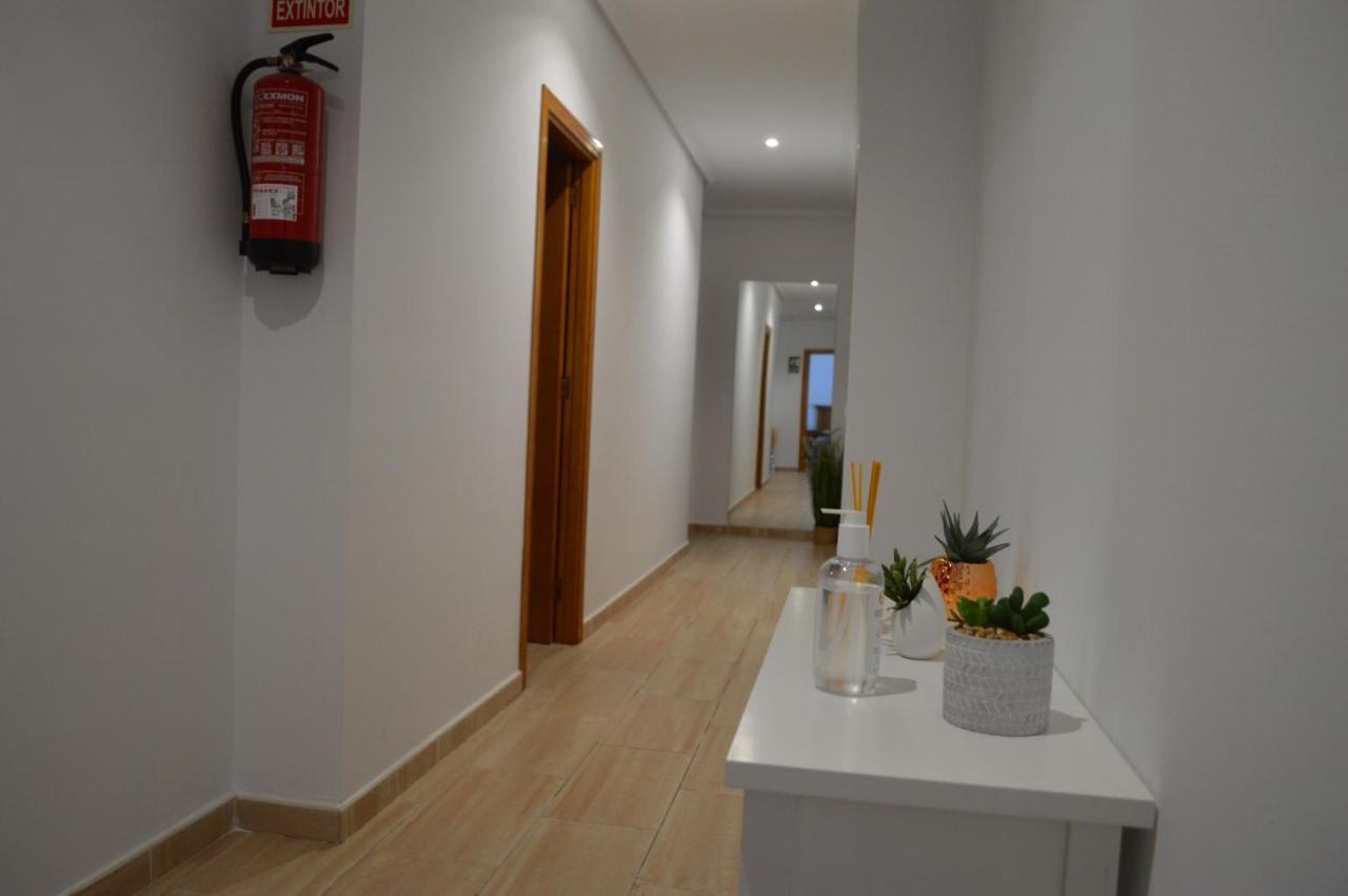 Hostal Parador De Los Llanos Torreorgaz Екстер'єр фото