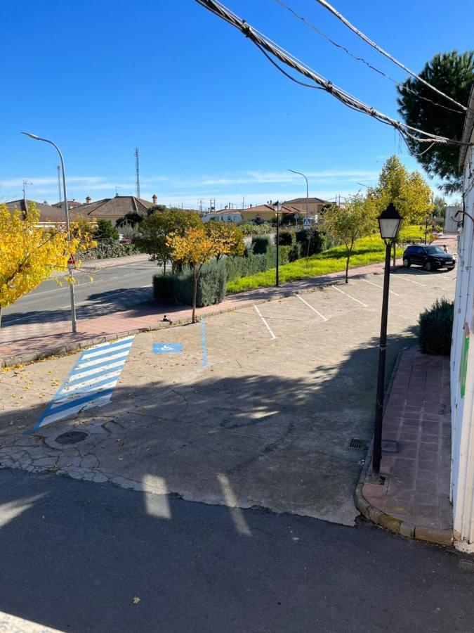 Hostal Parador De Los Llanos Torreorgaz Екстер'єр фото
